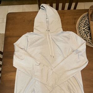 Men’s Vuori Sunday element hoodie in Platinum Heather. Perfect condition.